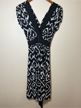 Roulette Black and White V-Neck Midi Dress